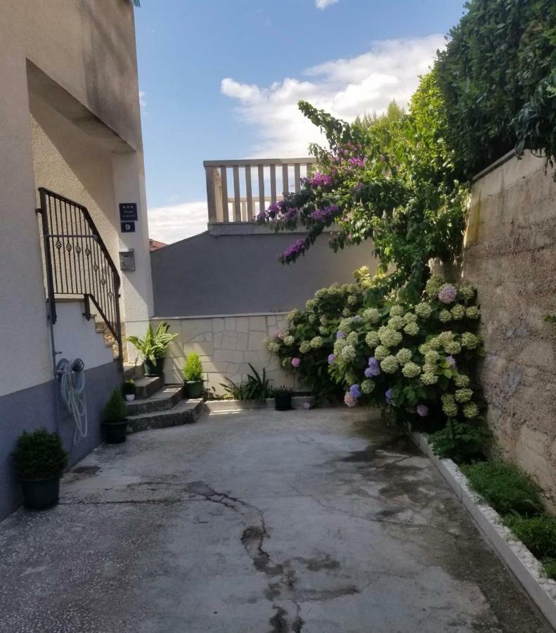 Apartment Ines Omiš Exterior foto